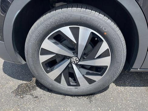 Used 2023 Volkswagen ID.4 Pro AWD/4WD image 32