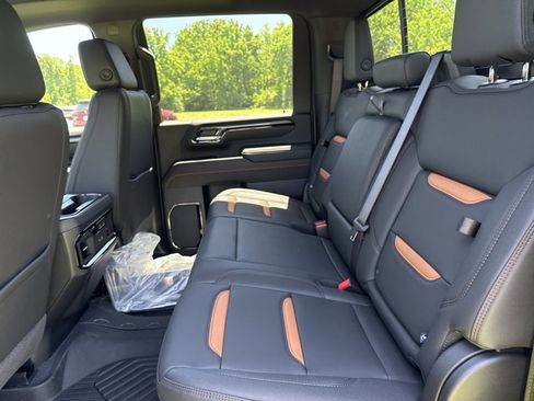 New 2026 GMC Sierra 2500 AT4 w/ AT4 Premium Plus Package AWD/4WD image 6