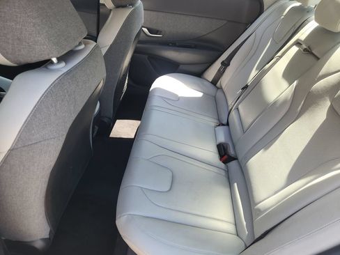 Used 2024 Hyundai Elantra Limited FWD image 21
