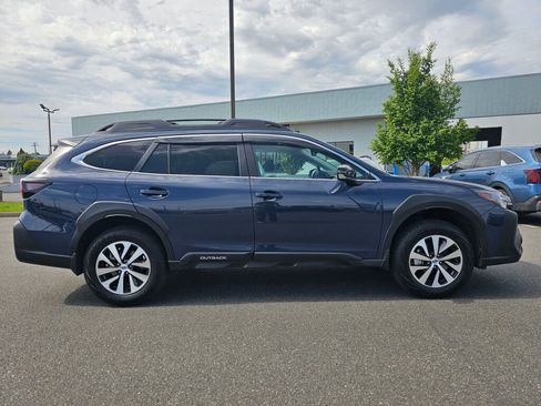 Used 2025 Subaru Outback Premium AWD/4WD image 6