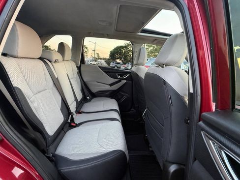 Used 2019 Subaru Forester Premium AWD/4WD image 11