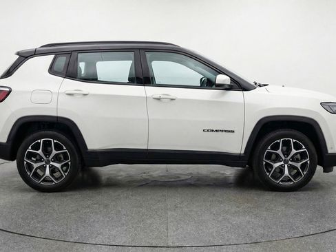 Used 2025 Jeep Compass Limited image 11