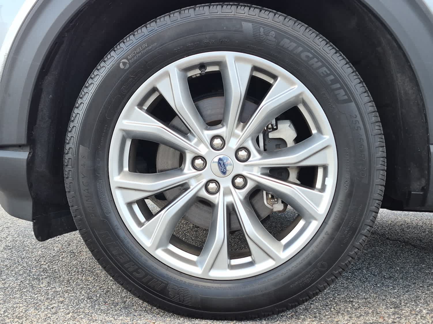 Used 2024 Ford Explorer XLT w/ Equipment Group 202A AWD/4WD image 8