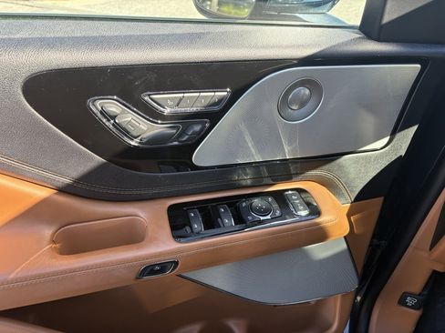 Used 2020 Lincoln Aviator Black Label w/ Dynamic Handling Package image 9