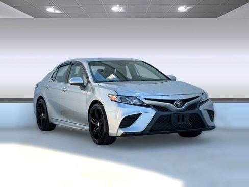 Used 2020 Toyota Camry SE image 7