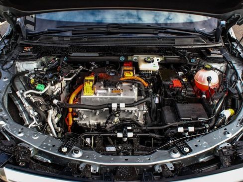 Used 2025 Cadillac Optiq Luxury 1 image 47