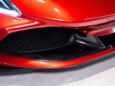 Used 2022 Ferrari F8 Tributo image 9