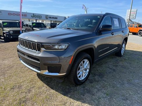 Used 2024 Jeep Grand Cherokee L Laredo w/ Luxury Tech Group I image 3