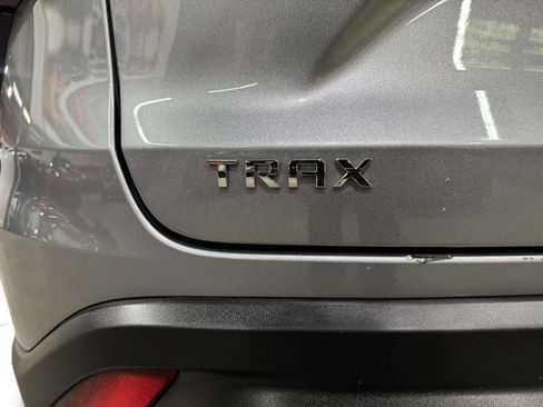 Used 2024 Chevrolet Trax LT w/ Driver Confidence Package FWD image 17