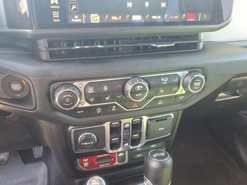 Used 2024 Jeep Wrangler Unlimited Sport AWD/4WD image 16