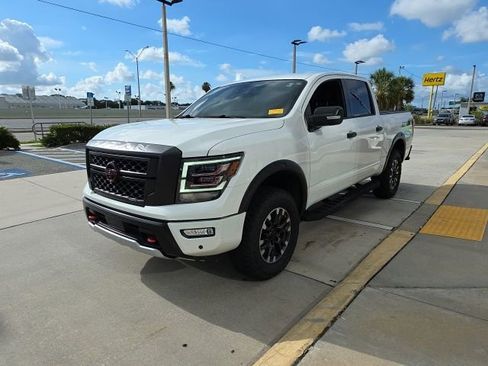 Used 2023 Nissan Titan PRO-4X w/ Pro-4x Convenience Package AWD/4WD image 8