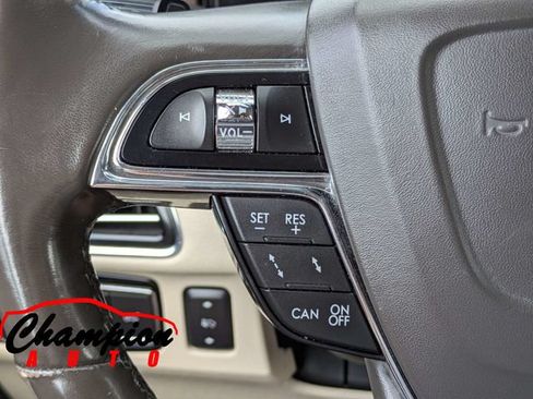 Used 2019 Lincoln Navigator Select w/ Technology Package RWD image 32