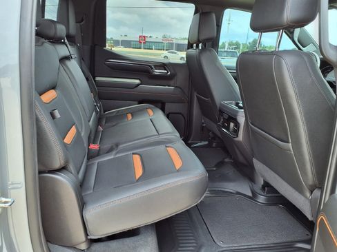 Used 2024 GMC Sierra 1500 AT4 w/ Technology Package AWD/4WD image 21
