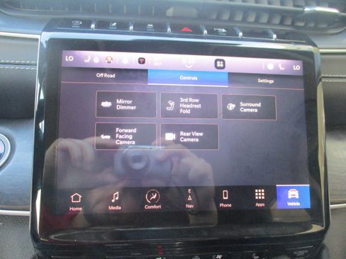Used 2023 Jeep Grand Cherokee L Limited w/ Luxury Tech Group II AWD/4WD image 26