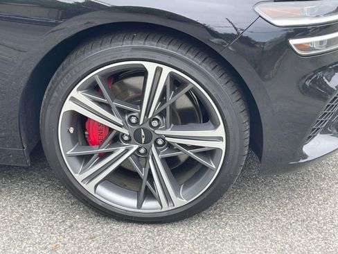 Used 2024 Genesis G70 3.3T Advanced image 9