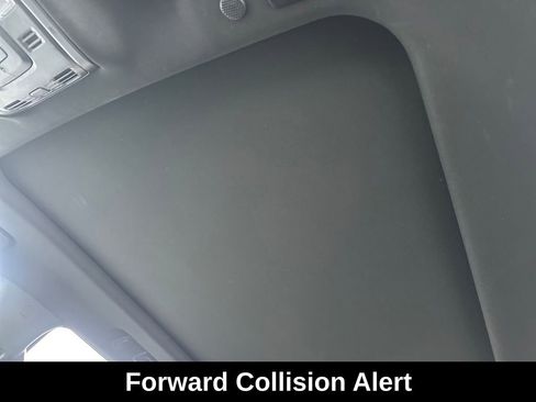 Used 2022 GMC Yukon Denali w/ Denali Premium Package image 30