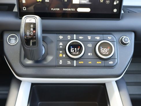 Certified 2025 Land Rover Defender 110 S AWD/4WD image 20