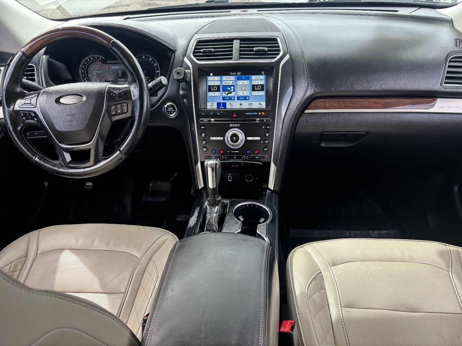Used 2017 Ford Explorer Platinum AWD/4WD image 16