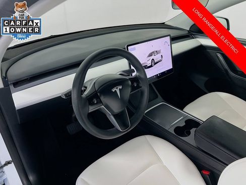 Used 2024 Tesla Model Y Long Range AWD/4WD image 9