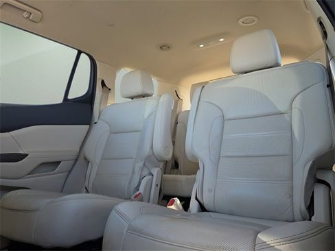 Used 2022 GMC Acadia Denali w/ Denali Technology Package image 13