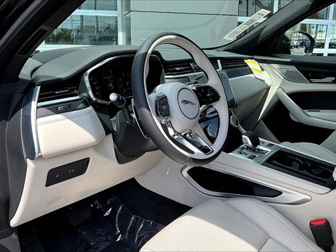 New 2026 Jaguar F-PACE R-Dynamic S image 6