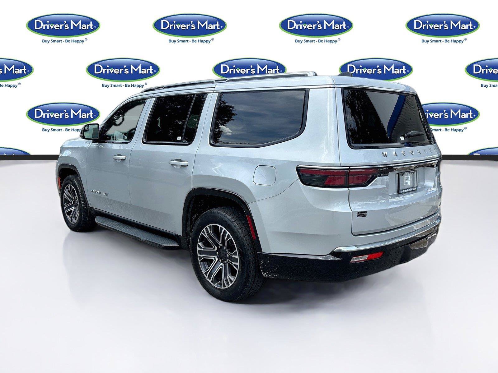 Used 2024 Jeep Wagoneer Series II w/ Flexible Seating Group RWD image 5