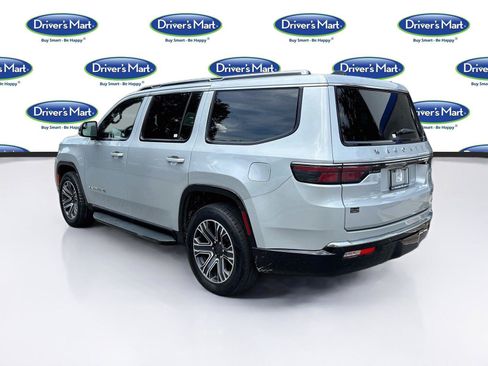 Used 2024 Jeep Wagoneer Series II w/ Flexible Seating Group RWD image 5