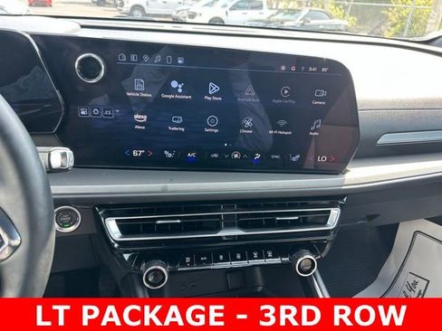 Certified 2025 Chevrolet Traverse LT image 24