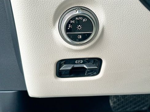 Certified 2026 Mercedes-Benz C 300 Sedan image 10