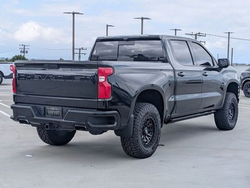 Used 2022 Chevrolet Silverado 1500 High Country w/ Technology Package AWD/4WD image 5