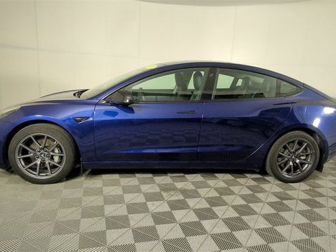 Used 2021 Tesla Model 3 Standard Range Plus image 8