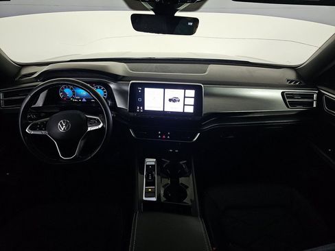 Used 2024 Volkswagen Atlas Cross Sport SE w/ Panoramic Sunroof Package image 6