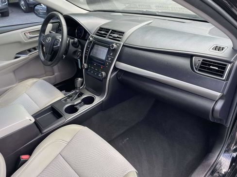 Used 2016 Toyota Camry SE FWD image 14