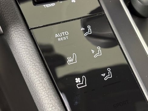 New 2026 Porsche Macan image 30