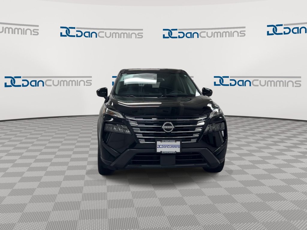 Used 2024 Nissan Rogue SV FWD image 3