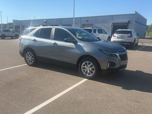 Used 2024 Chevrolet Equinox LT w/ LPO, Floor Liner Package AWD/4WD image 8