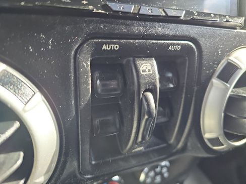 Used 2012 Jeep Wrangler Unlimited Sahara w/ Connectivity Group image 15