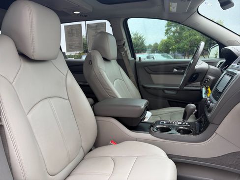 Used 2016 GMC Acadia SLT w/ Open Road Package FWD image 28