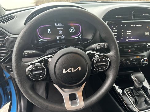 Certified 2023 Kia Soul S image 21