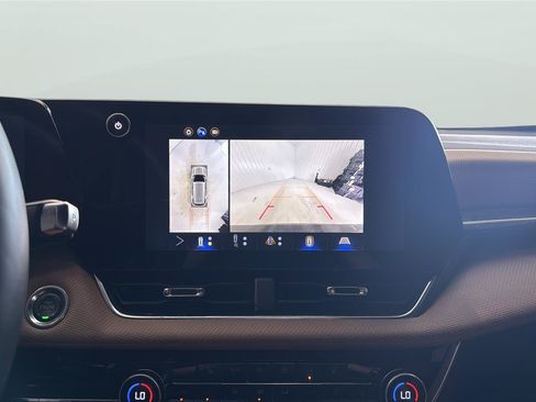 Used 2026 Chevrolet Equinox ACTIV w/ Safety and Technology Package FWD image 19