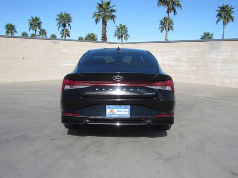 Used 2023 Hyundai Elantra Limited w/ Cargo Package image 7