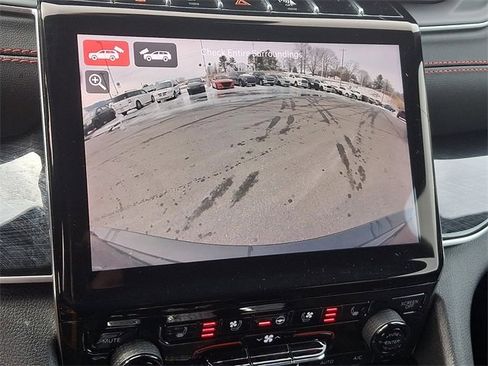 Used 2022 Jeep Grand Cherokee Trailhawk image 18