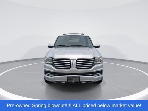 Used 2016 Lincoln Navigator Select AWD/4WD image 3