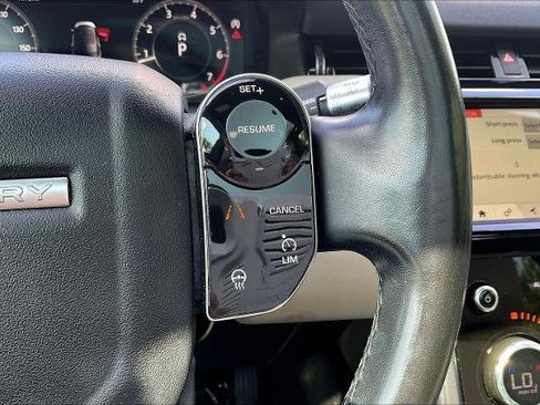Used 2020 Land Rover Discovery Sport SE AWD/4WD image 12