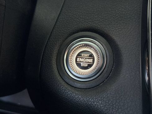 Used 2019 Mercedes-Benz C 300 Sedan image 6