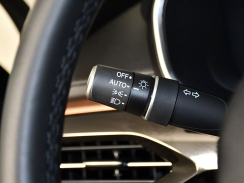 Certified 2025 Acura MDX SH-AWD w/ Technology Package image 22