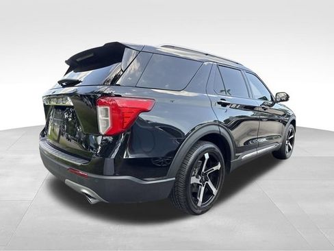 Used 2022 Ford Explorer Limited w/ Equipment Group 301A RWD image 5