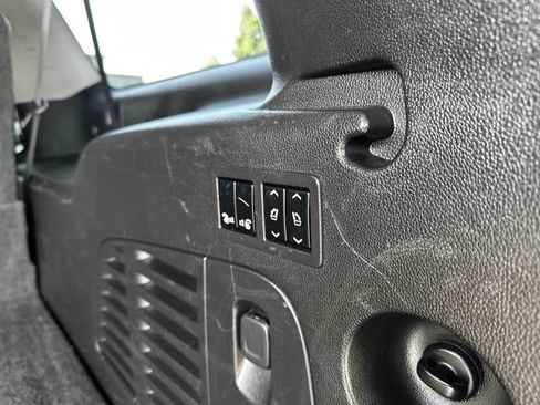 Used 2019 Chevrolet Suburban LT AWD/4WD image 44