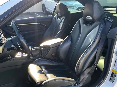 Used 2017 BMW M4 Convertible image 27