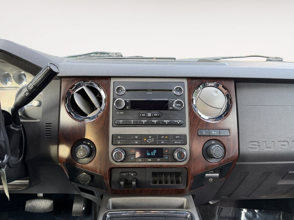 Used 2012 Ford F250 Lariat w/ Lariat Interior Pkg AWD/4WD image 12